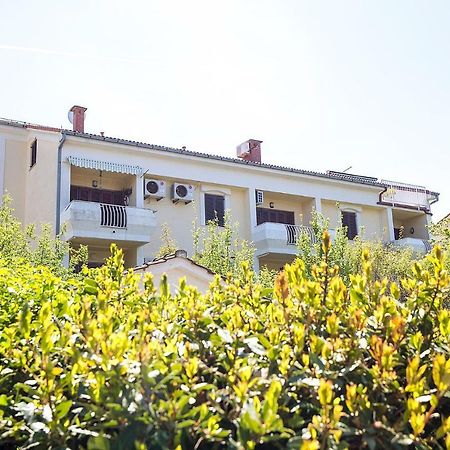 מאלינסקה Apartments Bo מראה חיצוני תמונה