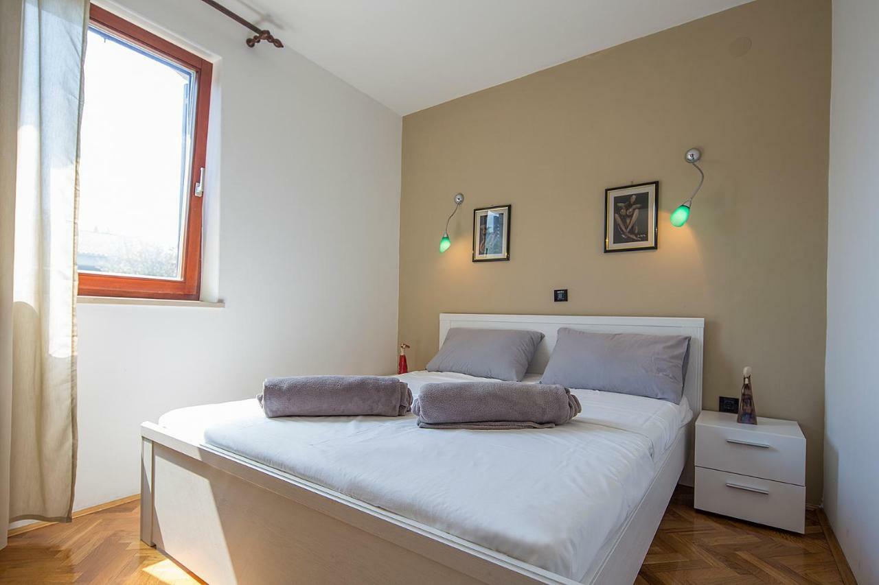 מאלינסקה Apartments Bo מראה חיצוני תמונה