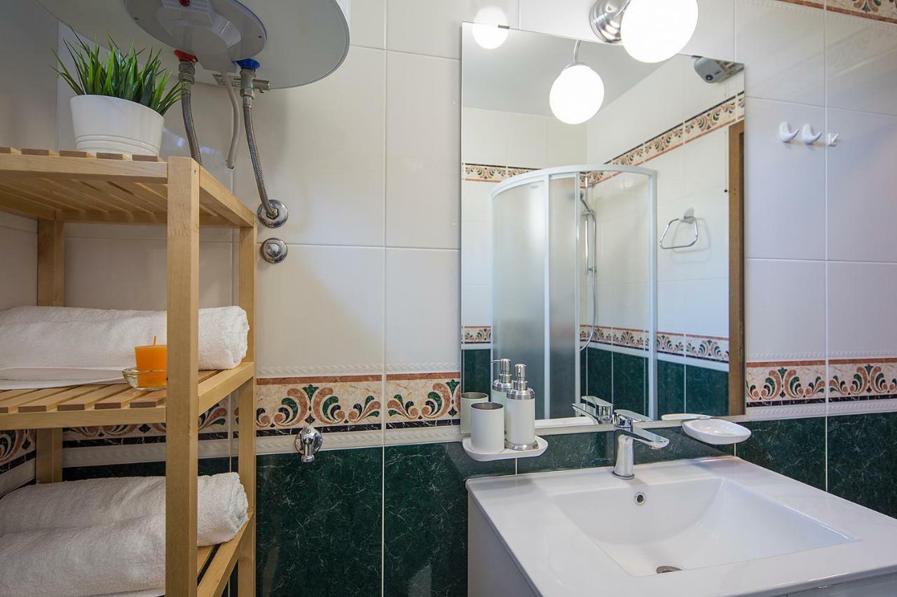 מאלינסקה Apartments Bo מראה חיצוני תמונה